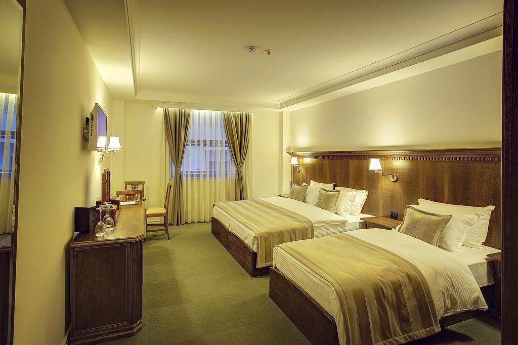 Hotel Garden Приштина Экстерьер фото